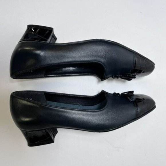 Vintage California Magdesians Women Navy Leather Tassel Shoes 6.5W USA Made - Picture 9 of 15